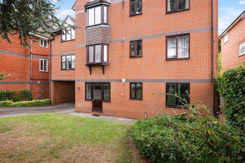 GRAYSHOT COURT, 2- (14).jpg