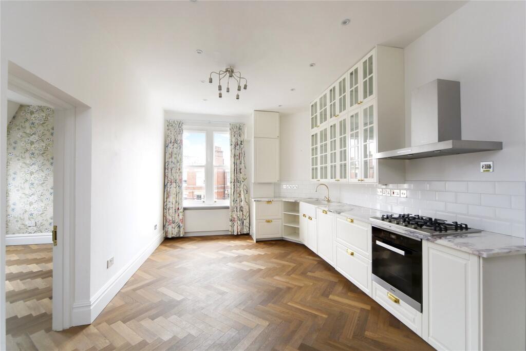 Reception room, kitc