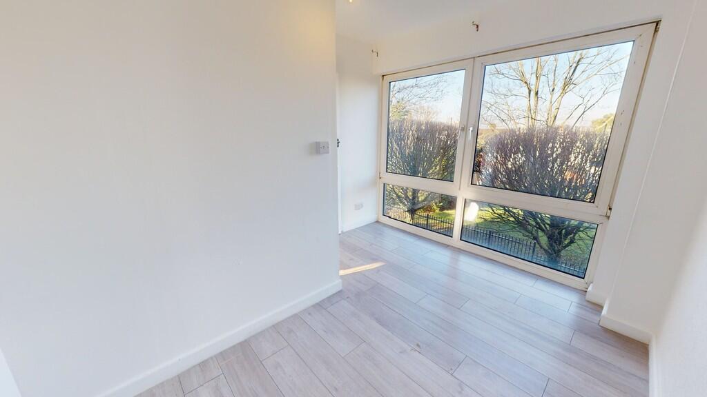 14-Leyburn-Garden...