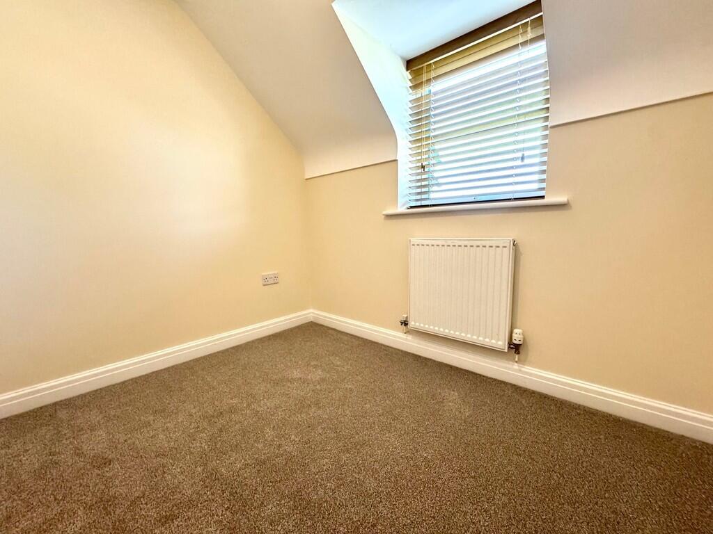 Bedroom 2 (2)