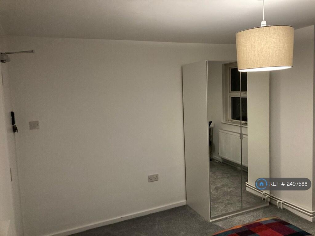 Room 2 - Available Now (£750)