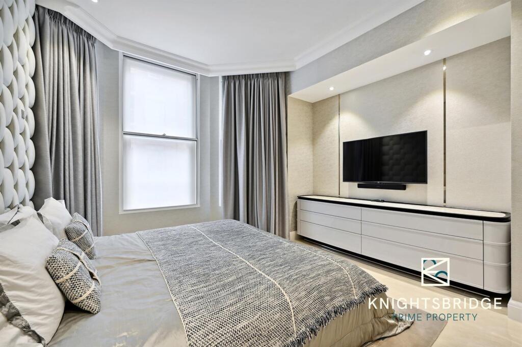 Apartment 4, 106 Park St (3).jpg