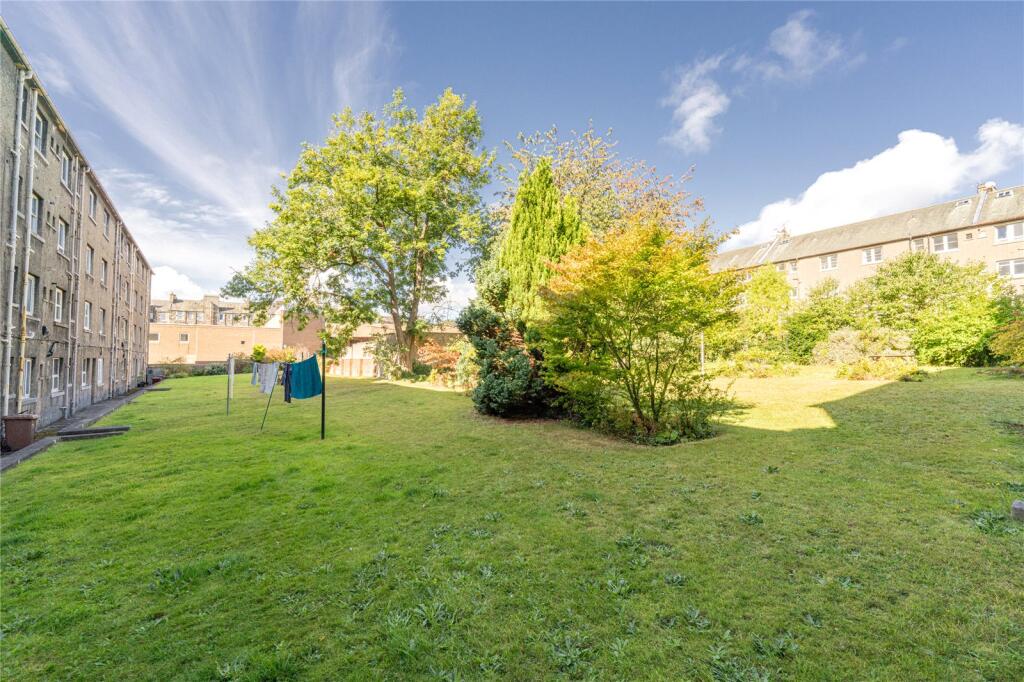 Shared Rear Garden