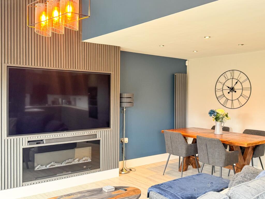 Kitchen / Diner / Lounge