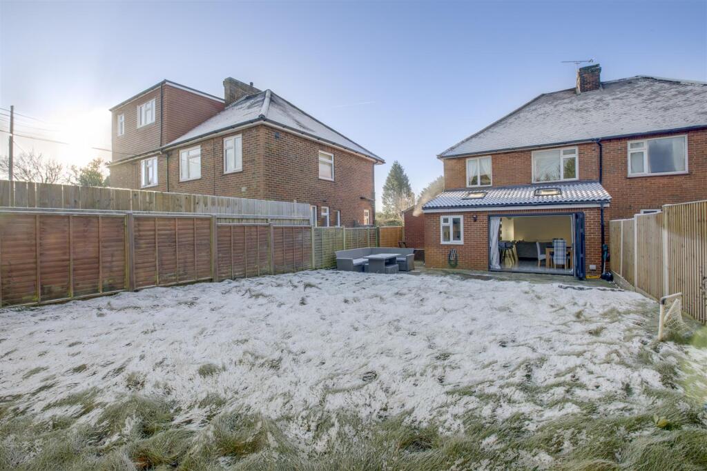 6 The Crescent, HP13 6JY-13.jpg