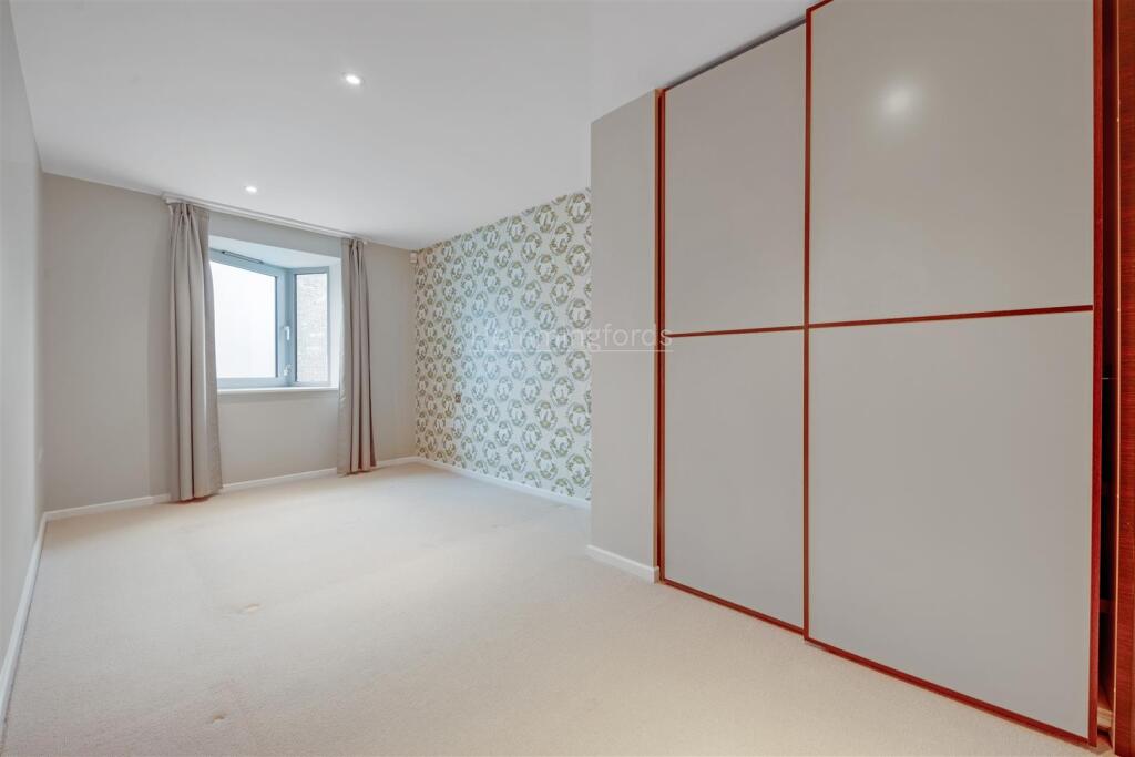 03-b24182062-JJ-HMF-Blackthorn Av-11-logo.jpg