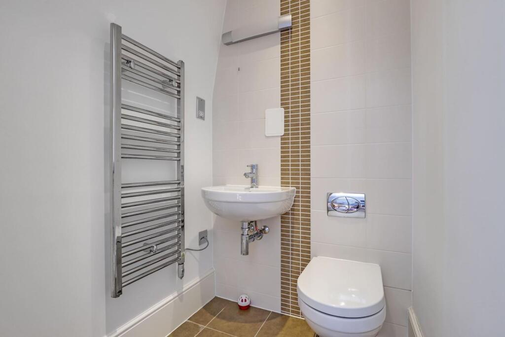 04-4359JHPropWorld - Flat 9, 2-4 Trewsbiry Road -1