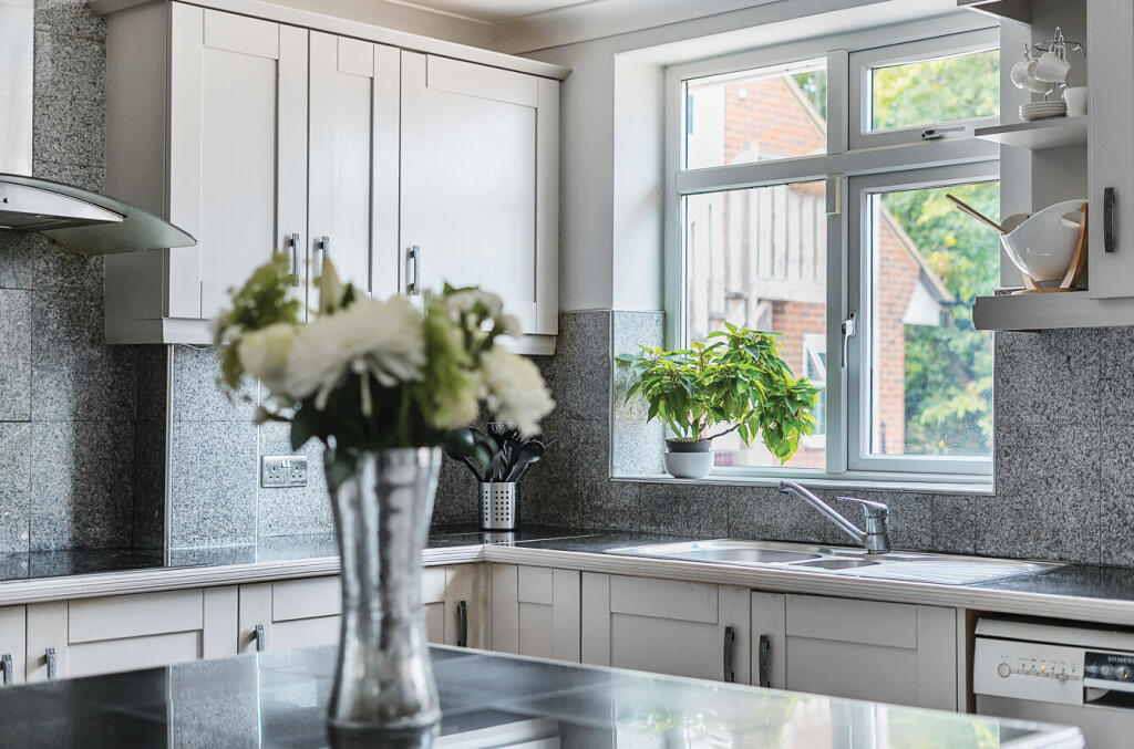 1336883-24-68a5c2...