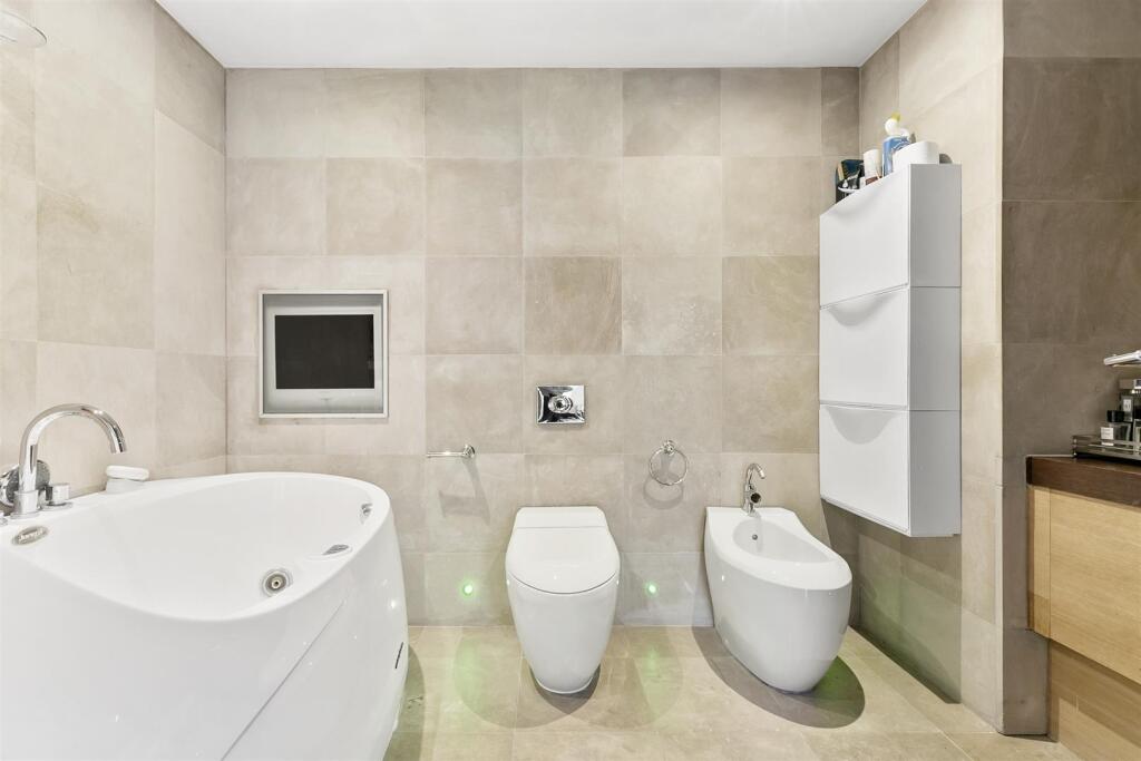 En-suite Bathroom