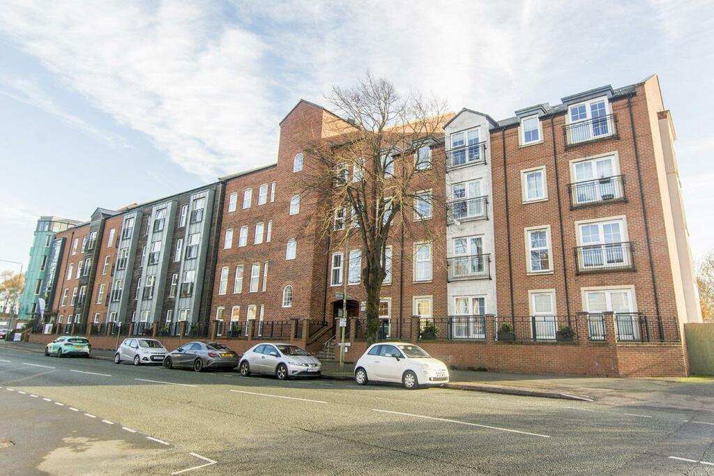 Outside, Parking &amp; Communal Gardens