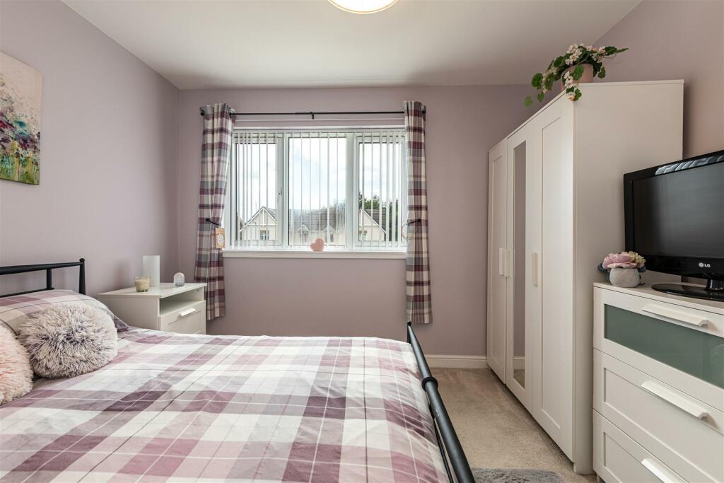 8 Tweedbank Avenue Tweedbank 44.JPG