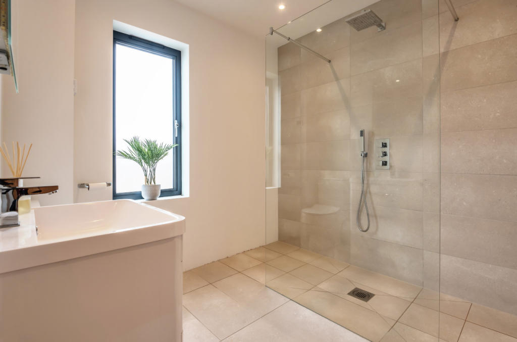 En Suite 2