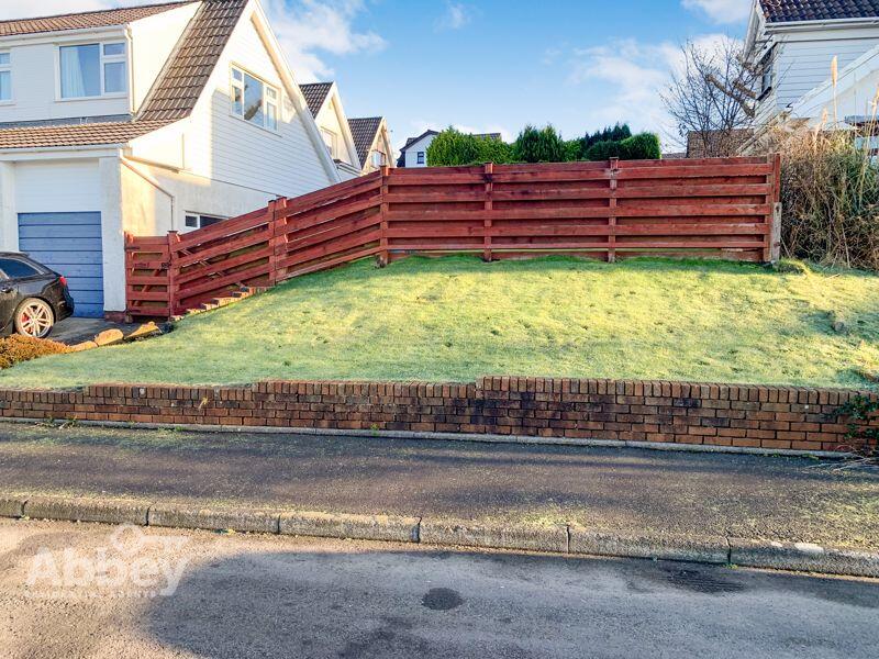 Right Hand Side Garden 1