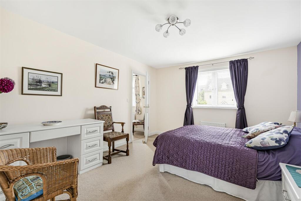 12 Senna Drive, Towcester (2).JPG