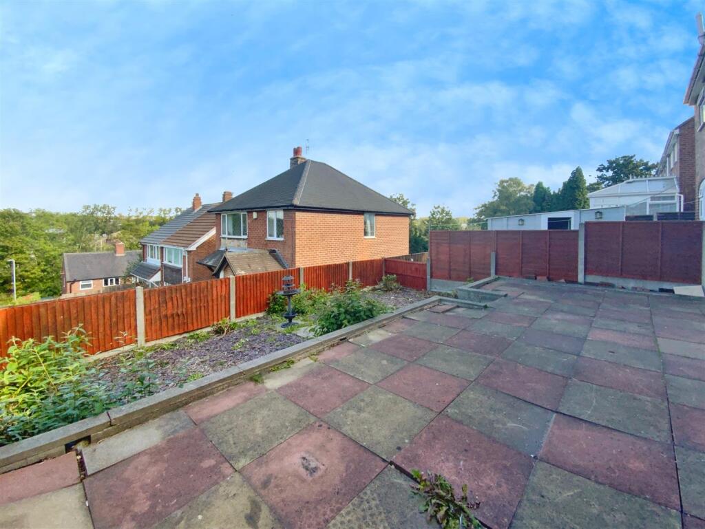 REAR ENCLOSED GARDEN