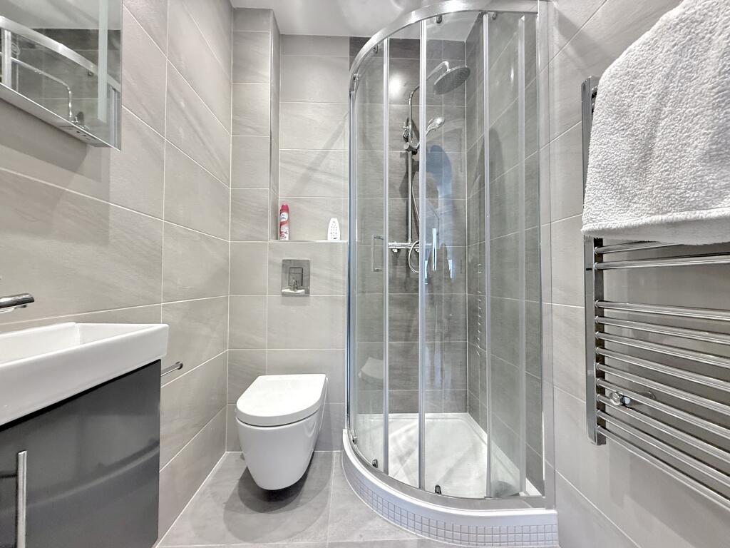 En-suite Bathroom