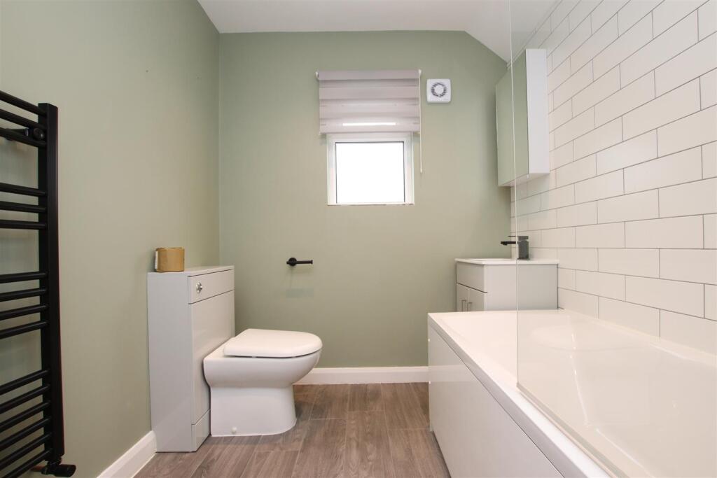 Bathroom.JPG