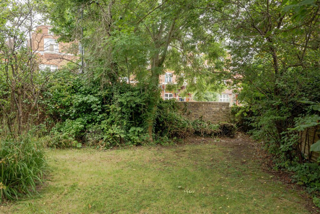 225019 - Chatsworth Road, London NW2 4BN - high...