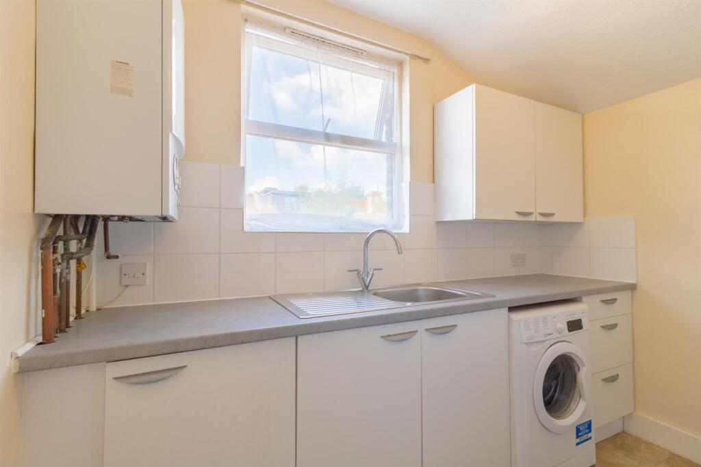 57b NIgel Road     E7 8AN (106).jpg