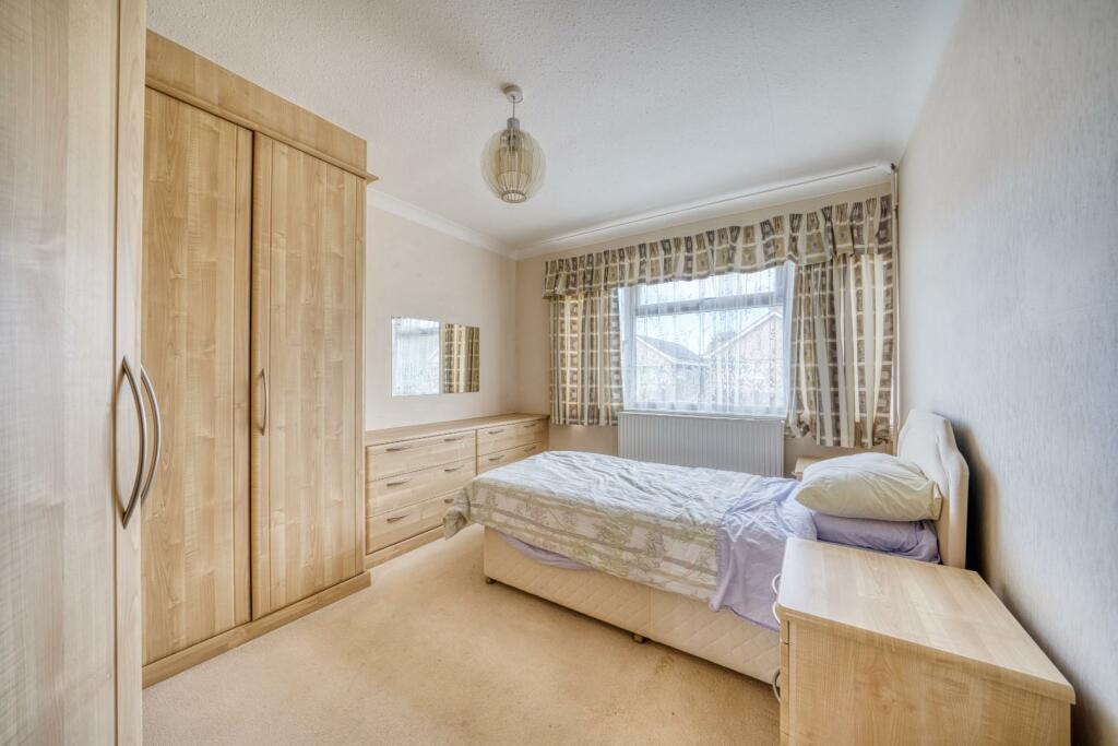 6 - bed 2.jpeg
