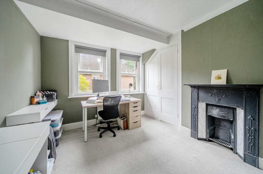 1348730-4-68c13df...