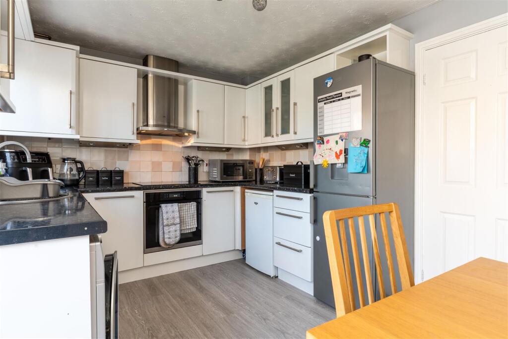 Kitchen/Dining