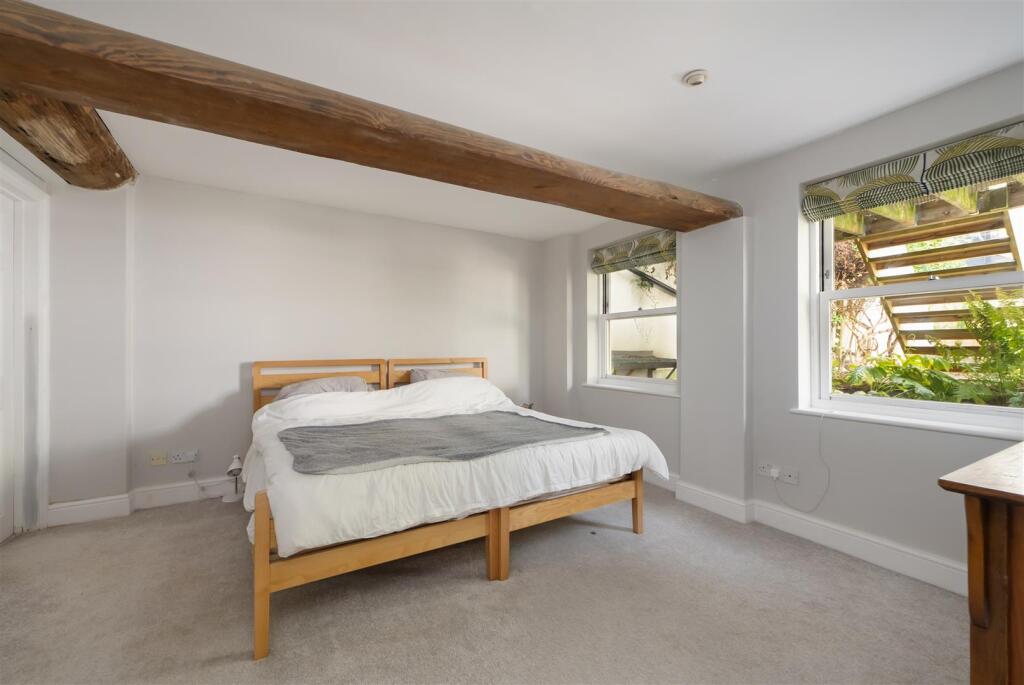 Island Wall, Whitstable