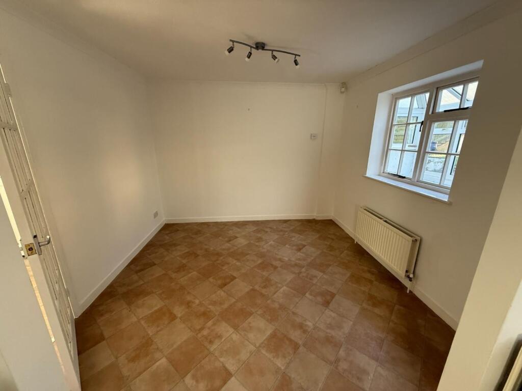 DINING AREA.jpg