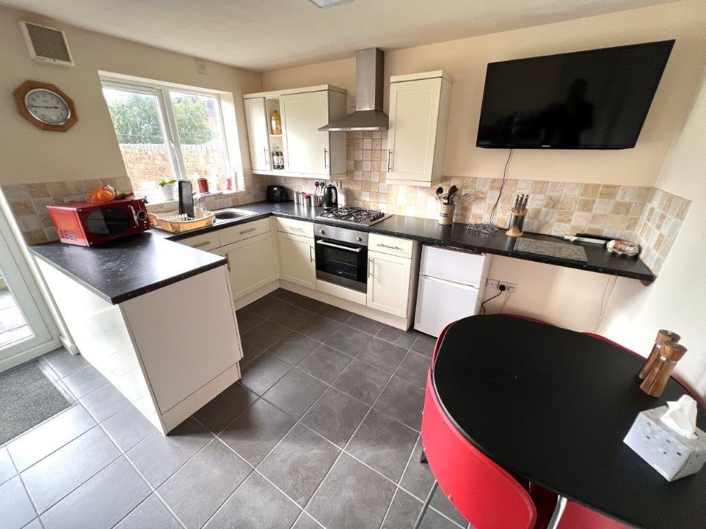 kitchen 1.jpg