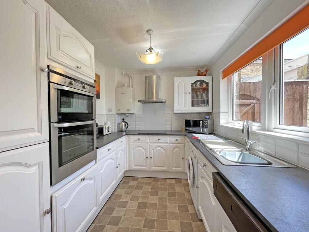 Eastcote Close 4 Kitchen...jpg