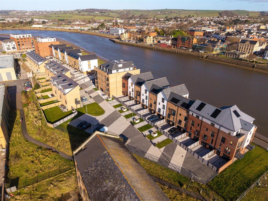 Taw Wharf Town Houses and Apartments