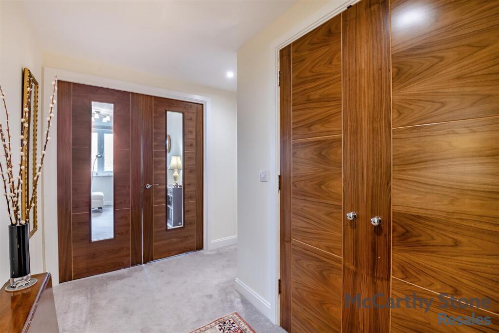 8641374-interior22.jpg