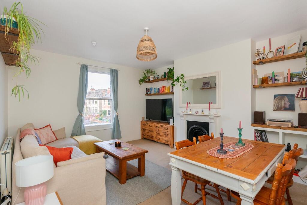 2Z4R6RD - Lounge Diner E.jpg