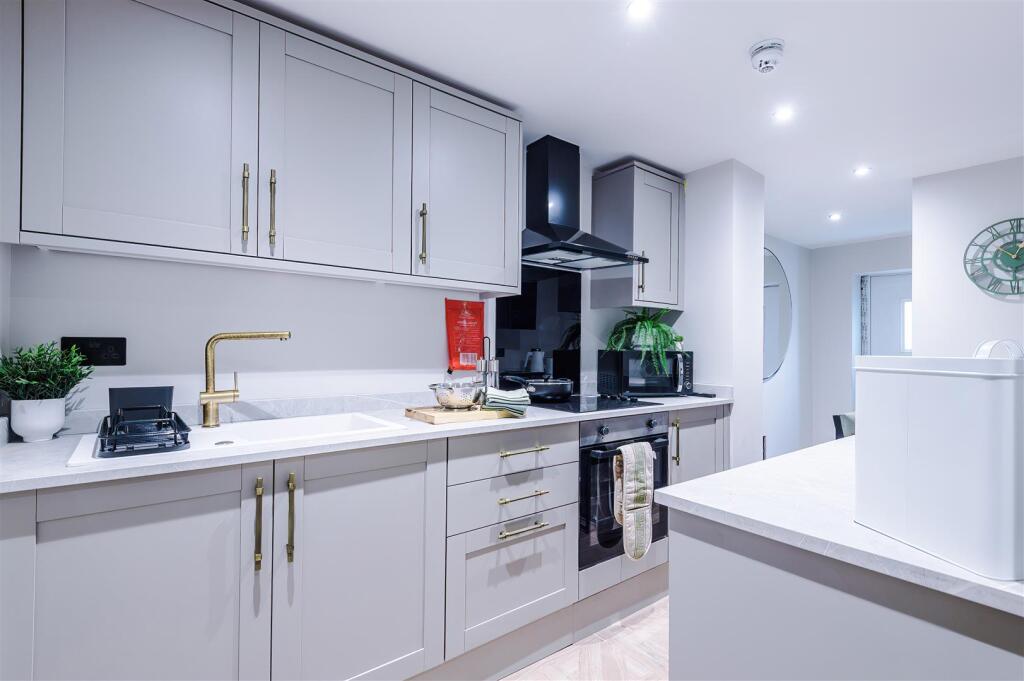459RochdaleOldRoad-HMO-150.JPG