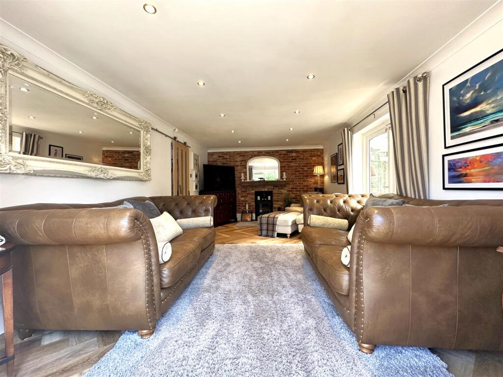 Large Reception Room Into Conservatory 250