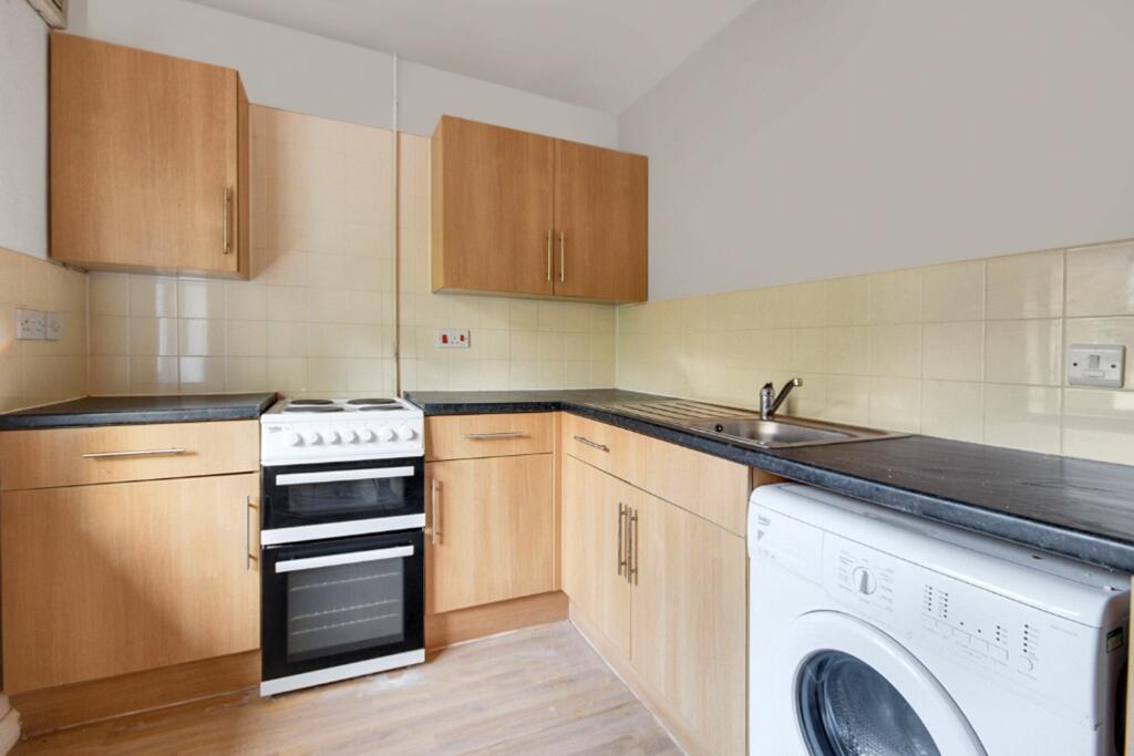 Kitchen (actual kitchen may vary)