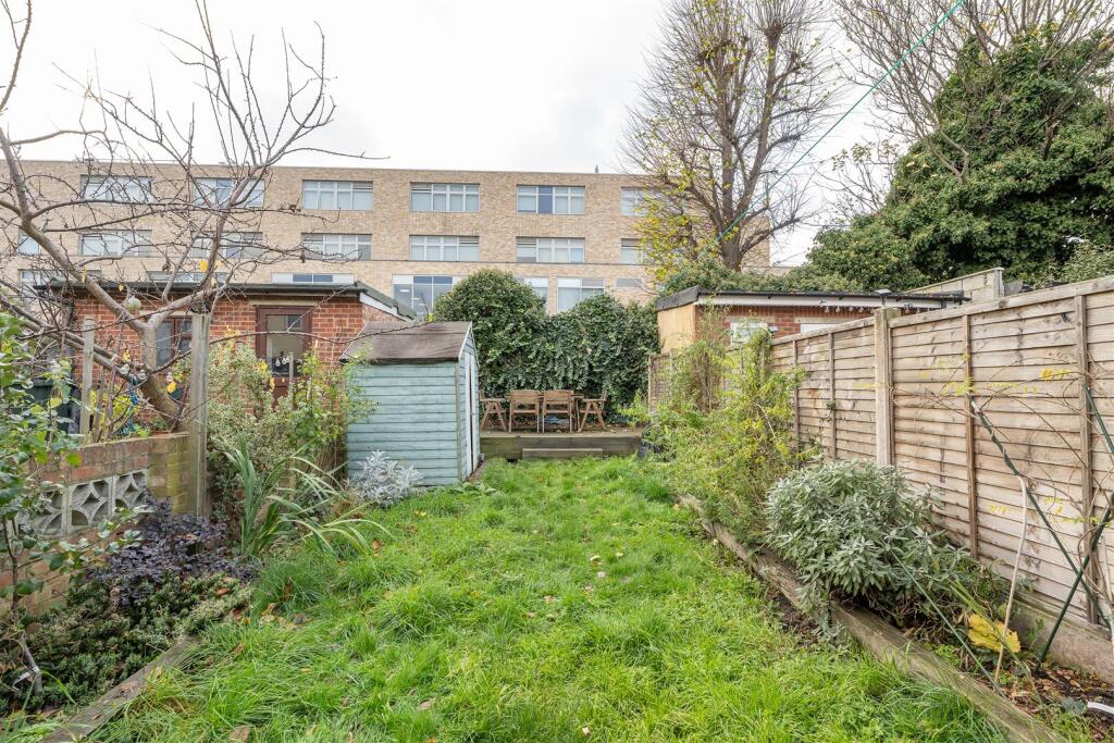 St. Winefride's Avenue, E12