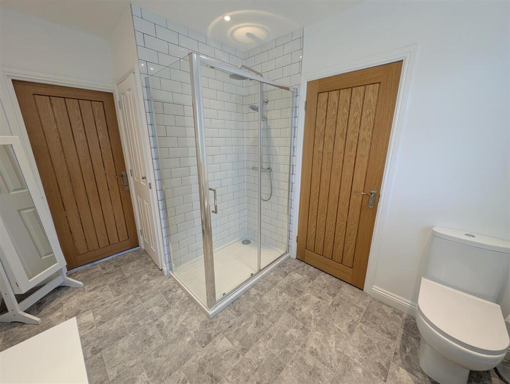 Jack and Jill Ensuite