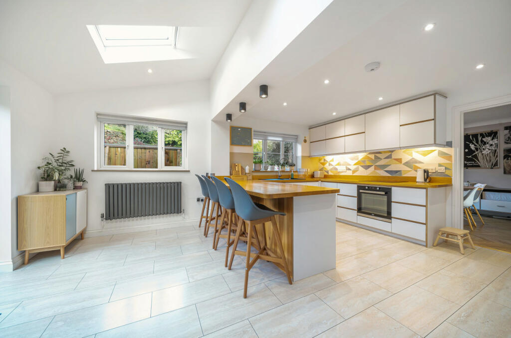 Kitchen/Breakfast Rm