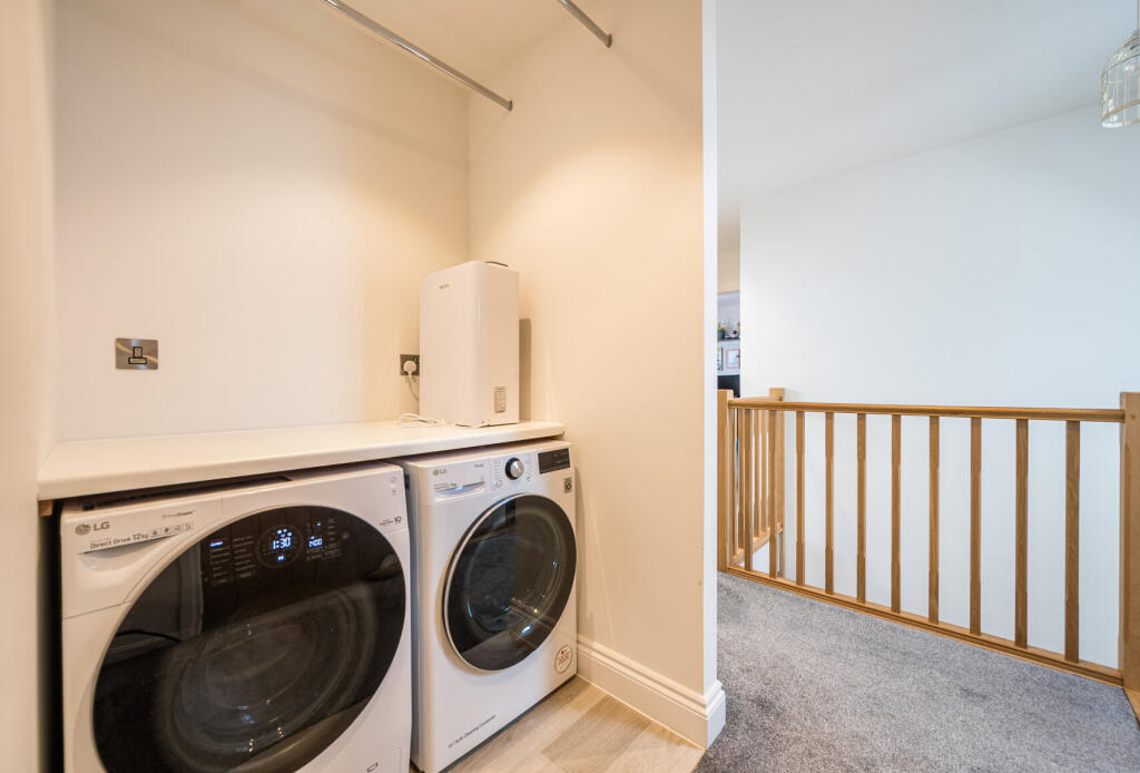 1354936-12-68c7ff...