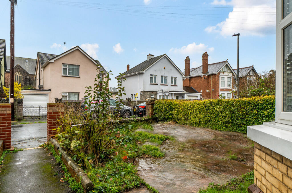 1386385-4-692d9ad...