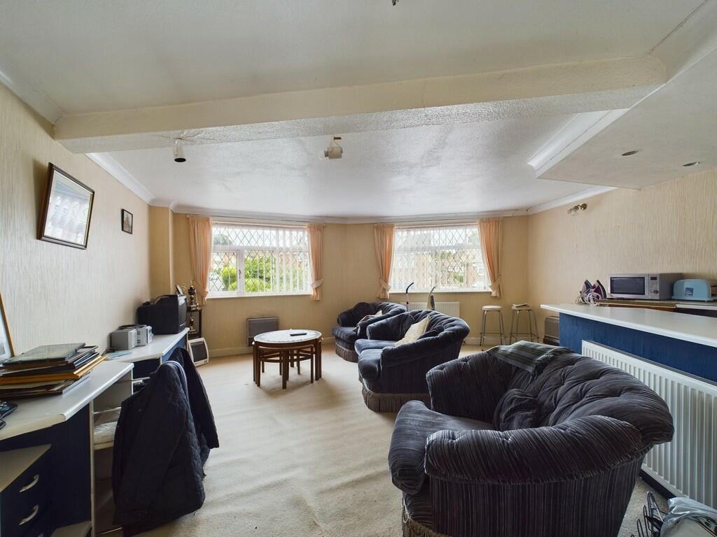 CAM02060G0-PR0216...