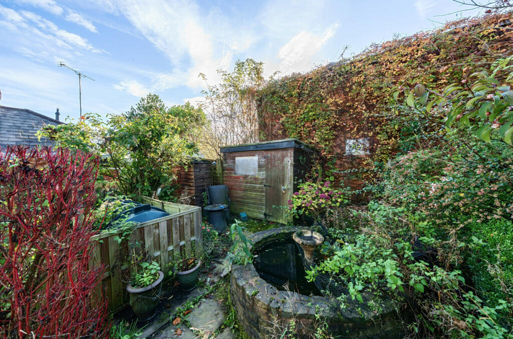 GARDEN SHED