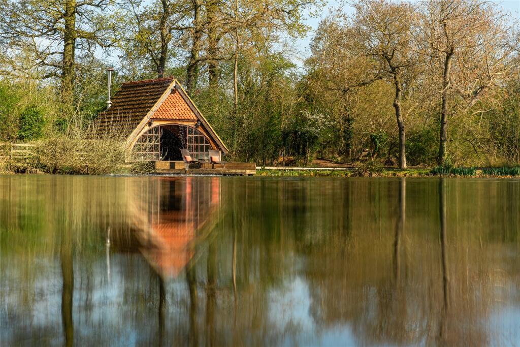 Lake/Fishing House