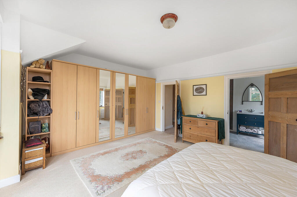 Abbots Court ph42