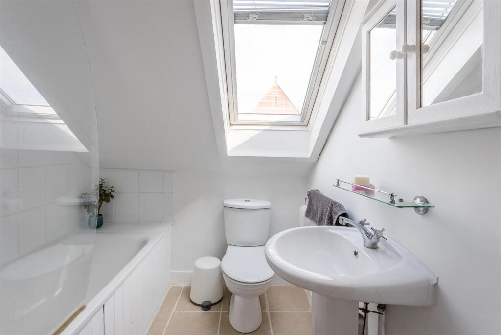 Flat 6, 3 Denmark Terrace-8.jpg