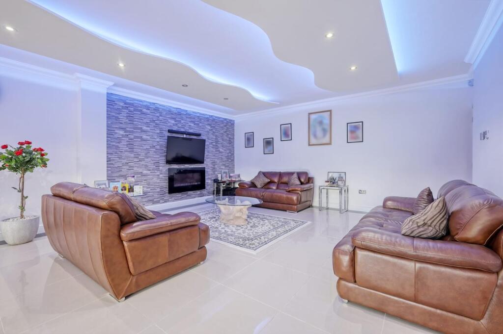 WhatsApp Image 2025-01-29 at 10.47.38-40.jpeg