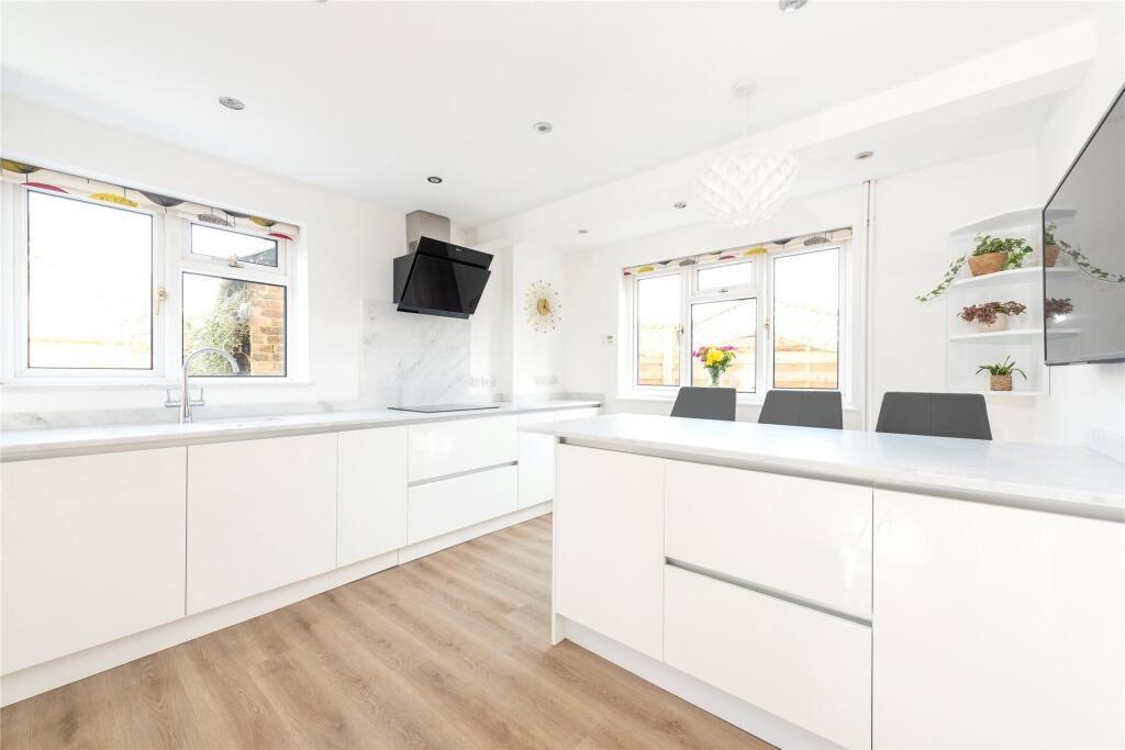 Kitchen/Breakfast Rm
