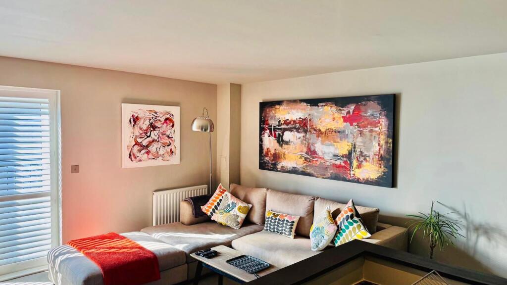 Shingly Place, E4