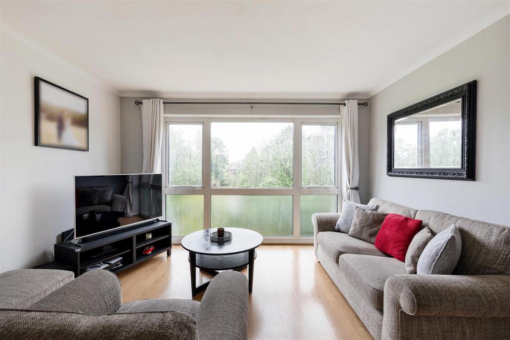 Chingford Avenue, E4